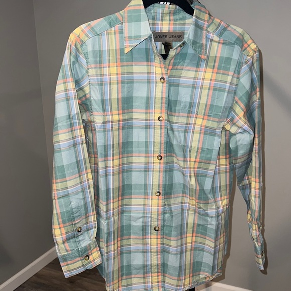 049 Jones jeans plaid button up - Picture 1 of 2